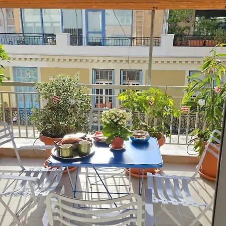Charming Veranda In Exarcheia Apartmán